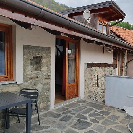 Appartamenti Vacanze E Camere Roccetta Fiorita Pettenasco Rum bild