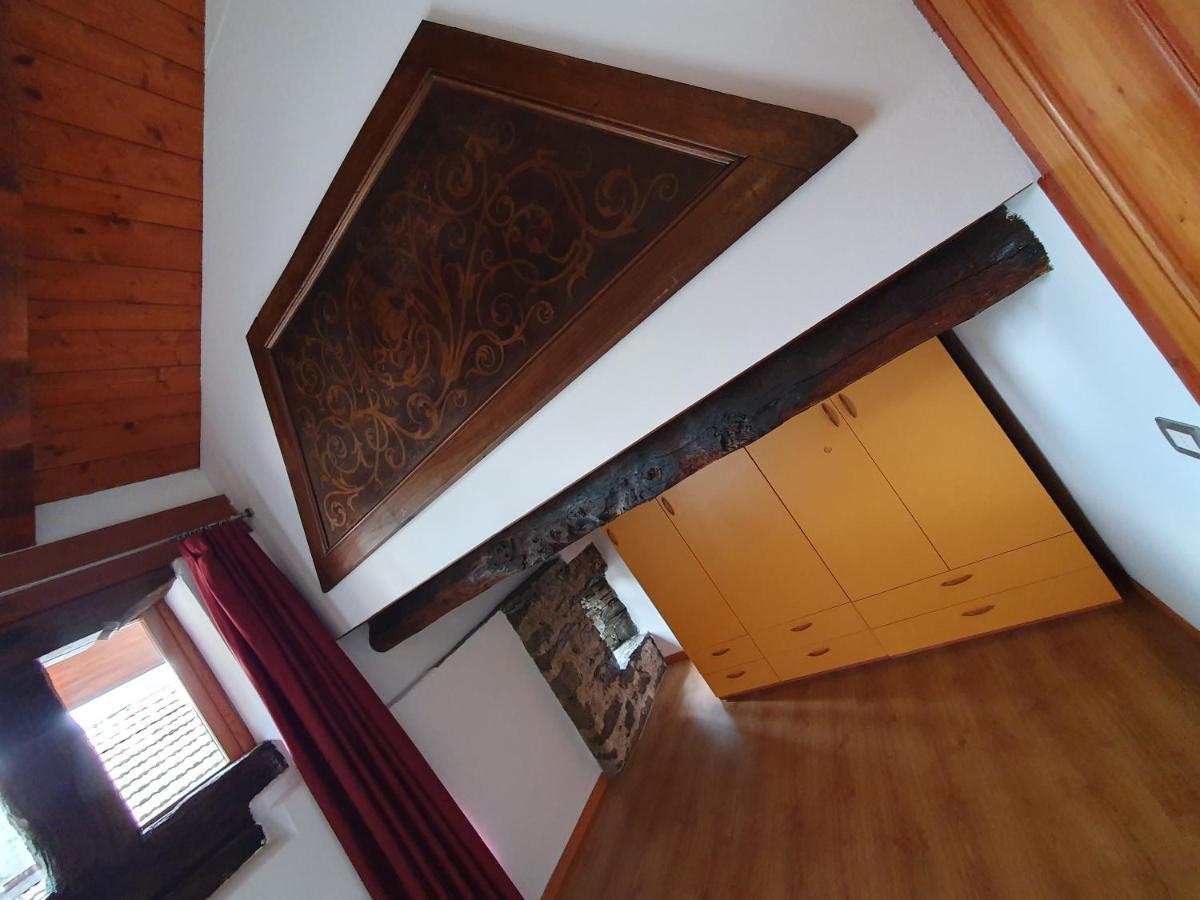 Appartamenti Vacanze E Camere Roccetta Fiorita Pettenasco Rum bild