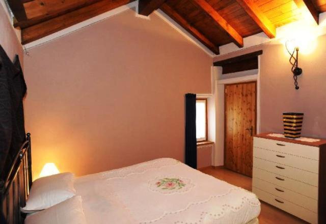 Appartamenti Vacanze E Camere Roccetta Fiorita Pettenasco Exteriör bild
