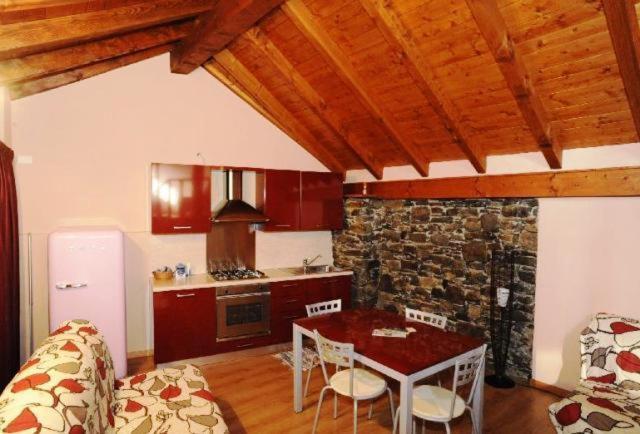 Appartamenti Vacanze E Camere Roccetta Fiorita Pettenasco Exteriör bild